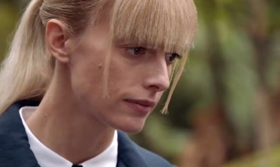 Still from the series Astrid et Raphaëlle, showing Astrid, a young autistic woman.